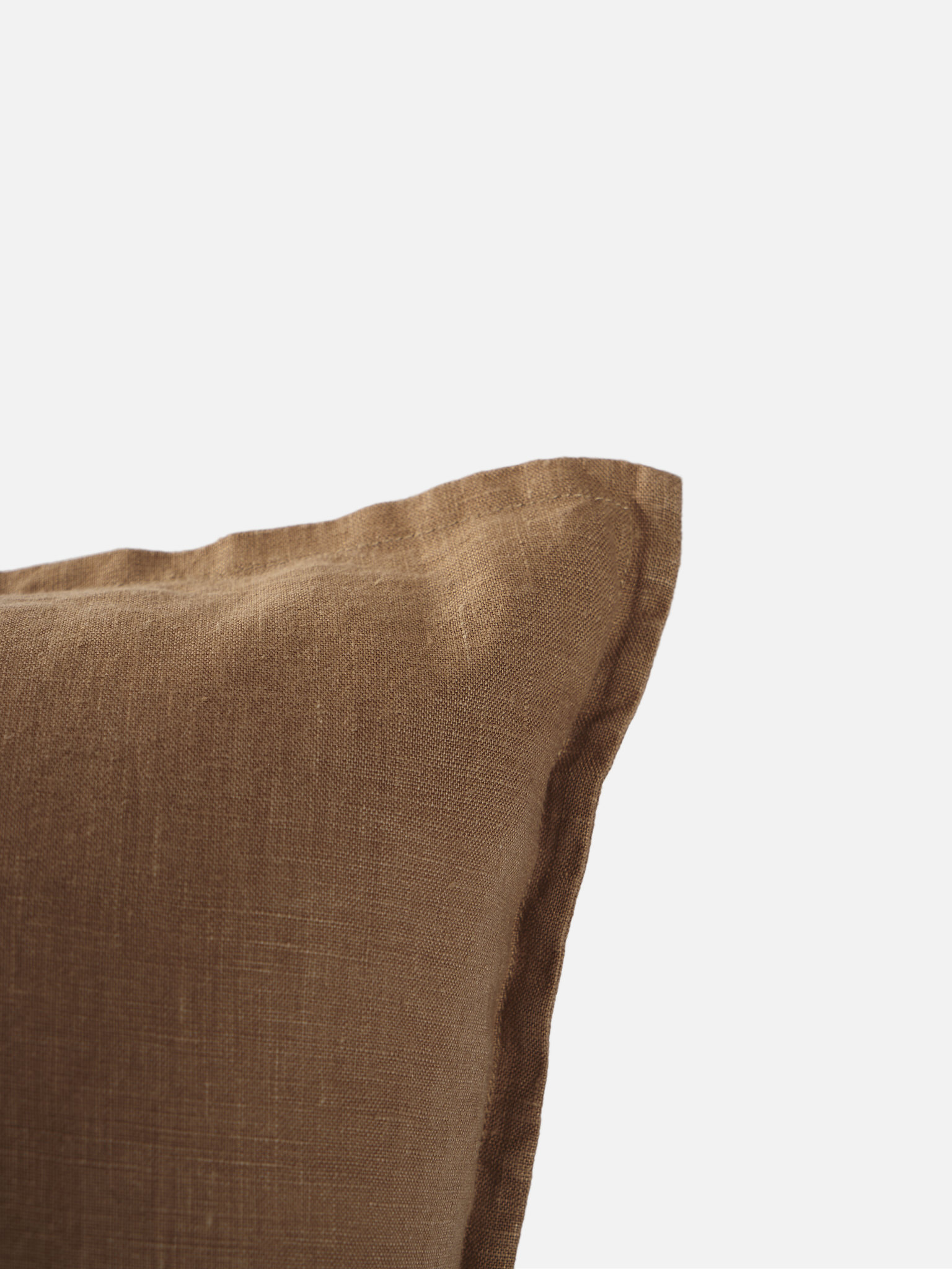 cuscino decorativo color nocciola lino minimalista dettaglio