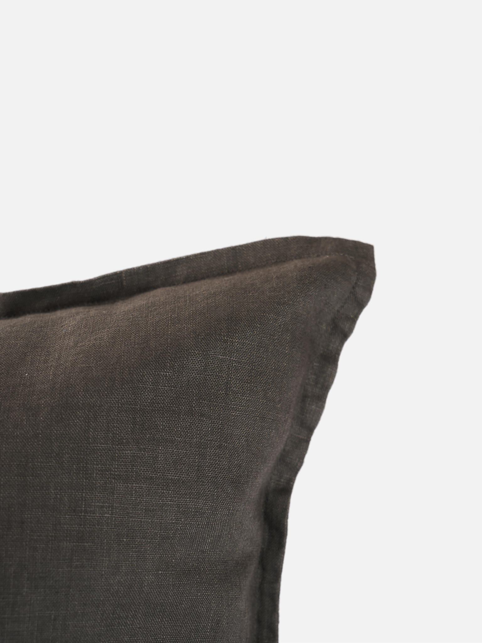 cuscino decorativo color taupe lino minimalista dettaglio