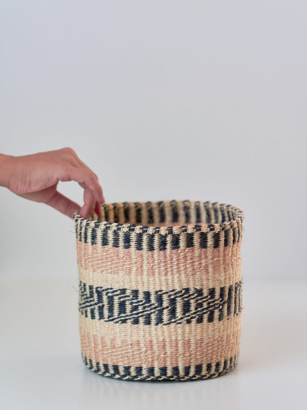 Cesto in sisal intrecciato a mano naturale, taglia Small